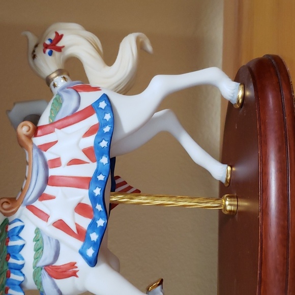 Lenox American Glory Carousel Horse - Picture 10 of 15
